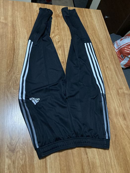 Мъжко оригинално долнище Adidas
