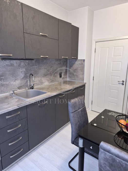 Продава се Тристаен апартамент в Пловдив, Кючук Париж - 68 кв.м за 1185 €/кв.м - Снимка #2