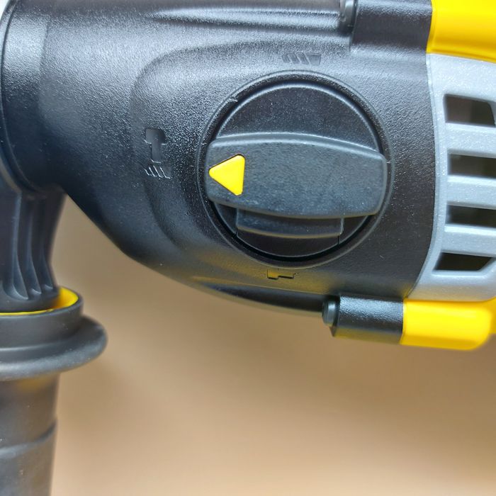 Акумулаторен перфоратор Dewalt DCH263N