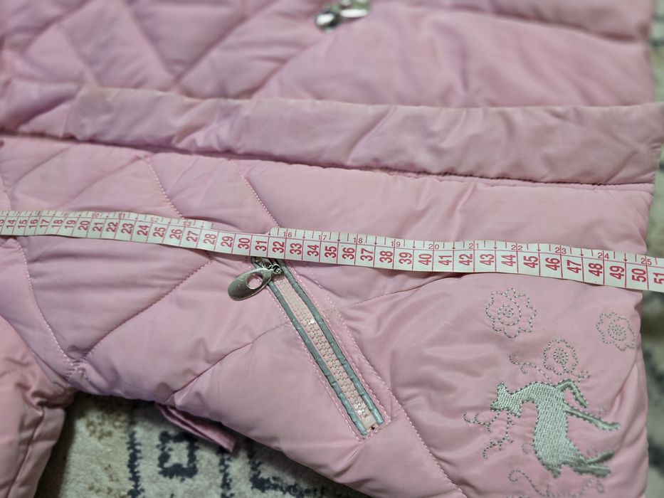 Продаю зимний детский костюм.  Куртка,  жилетка и полукомбинезон