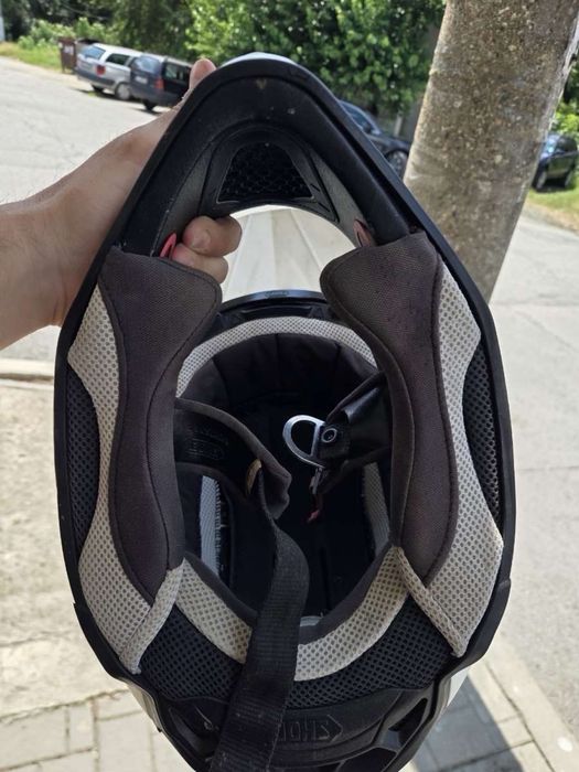 Кросова каска SHOEI