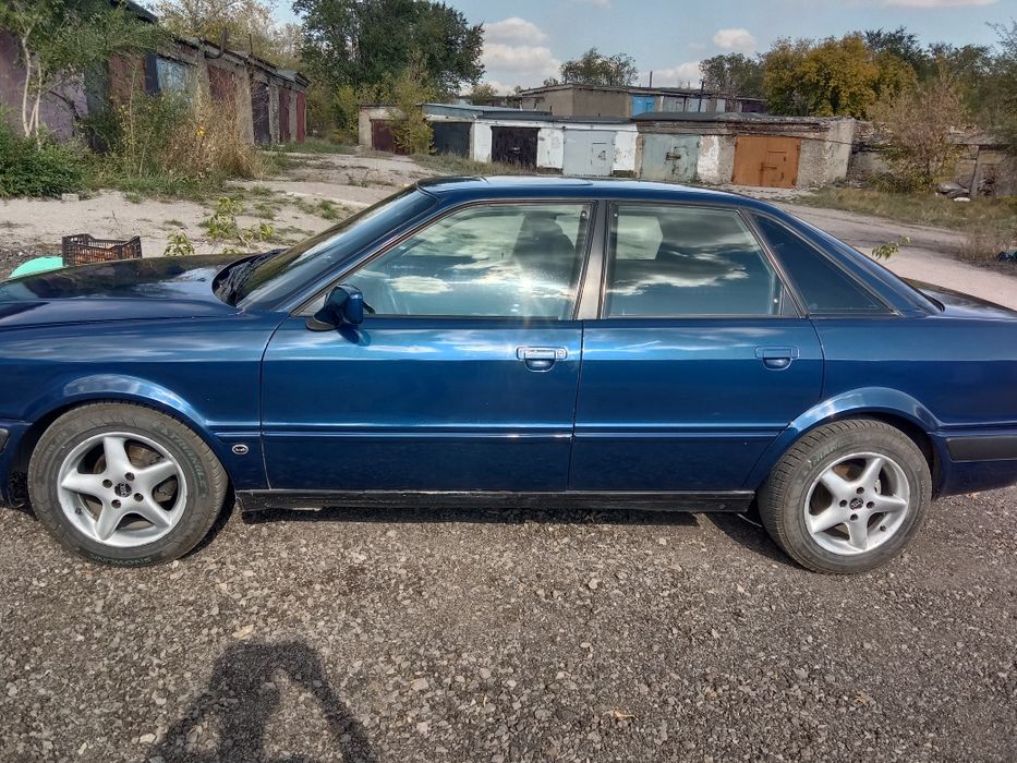 Продаю Ауди 80 В4 1992