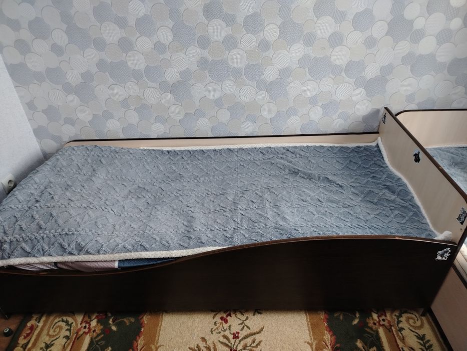 Продам 2 Кровати детские с матрасом