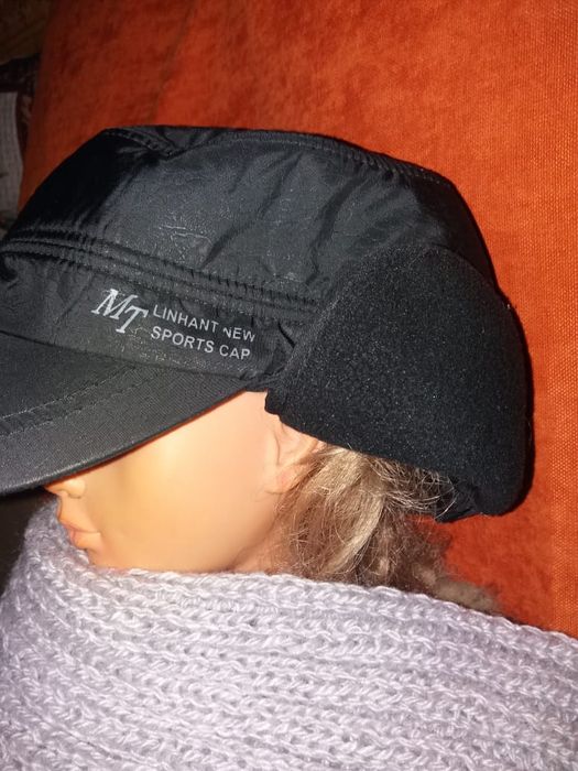 Мужская шапка типа картуза