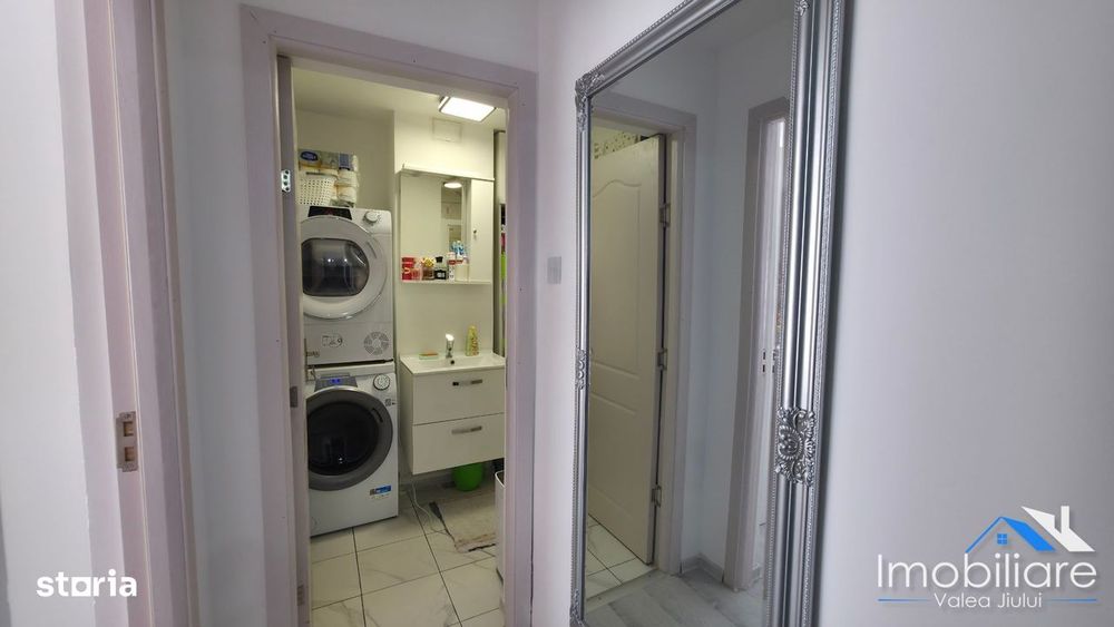 Apartament 2 camere - Lupeni, Str. Parangului, 55 mp, Renovat in 2025