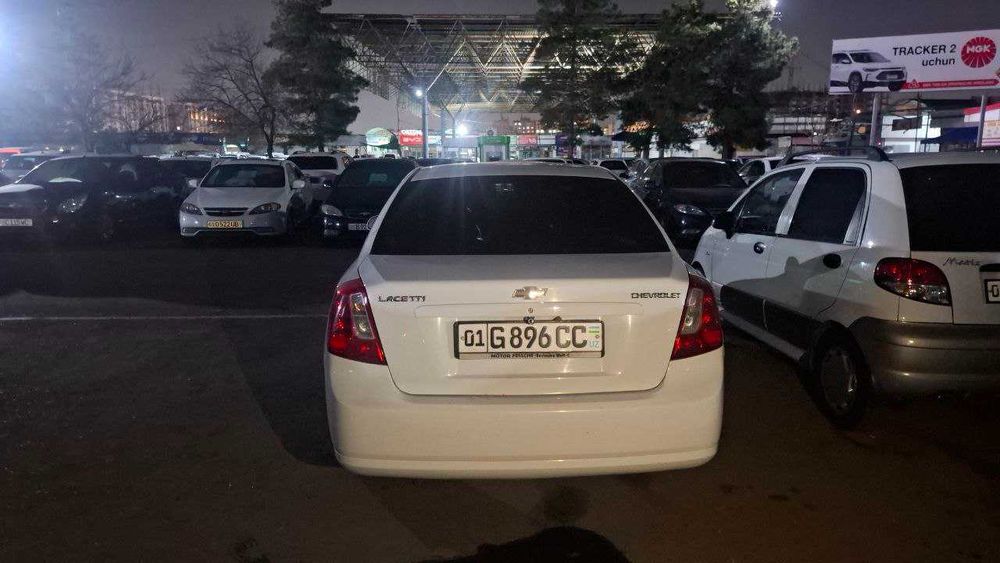 Автомобиль LACETTI 1.8 L механика 2010 год