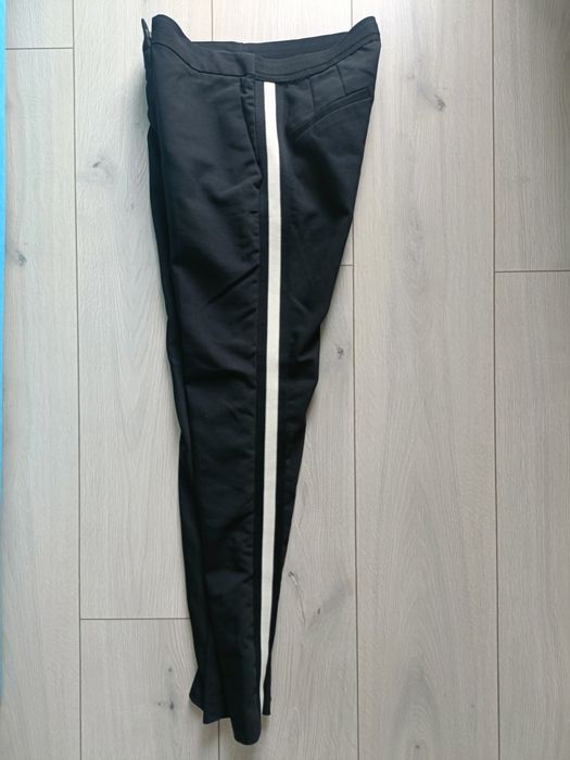 Vând pantaloni de vara office