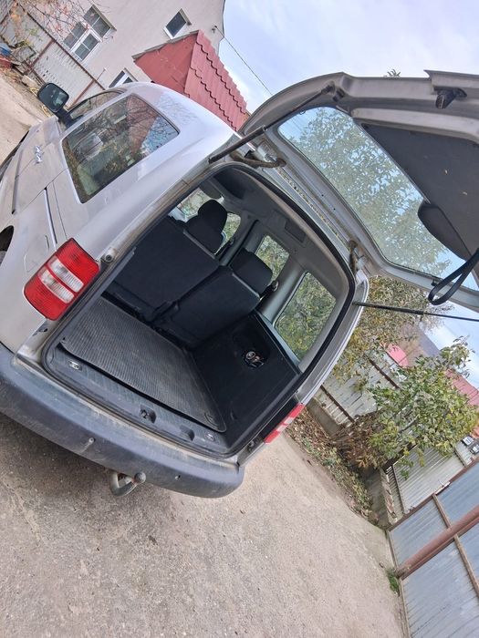 Vând Volkswagen Caddy