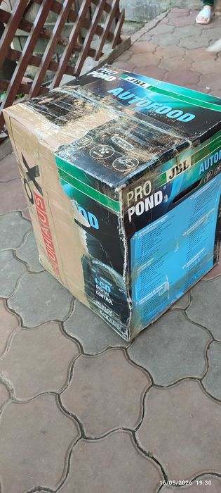 Hranitor automat iaz JBL ProPond Auto Food