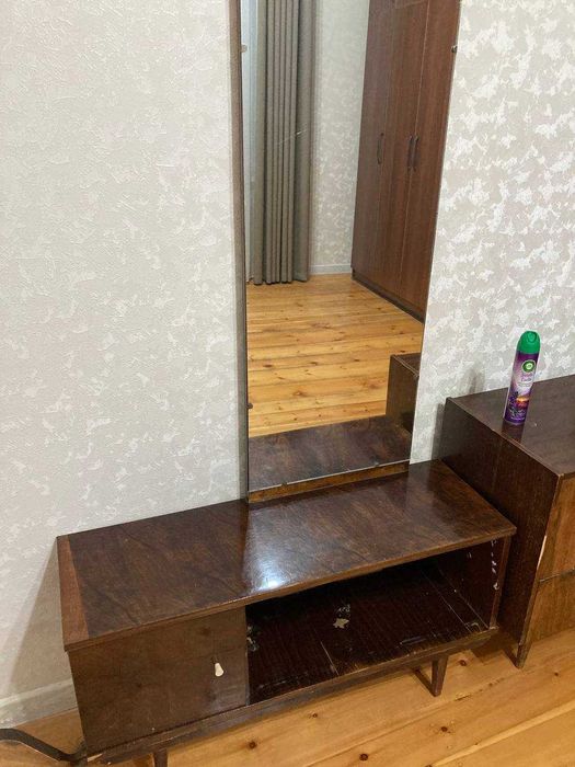 Отдам Кровать, трюмо, комод