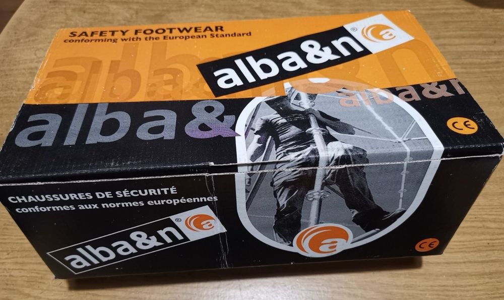 Обувки  N°42 и N°41