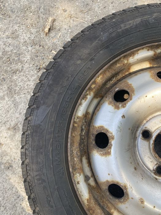Titlu: Roată completă Debica Frigo 2 — 175/65 R14 82T (Iarnă), rulată un singur sezon