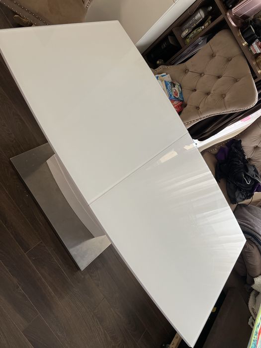 Разгаваема трапезна маса