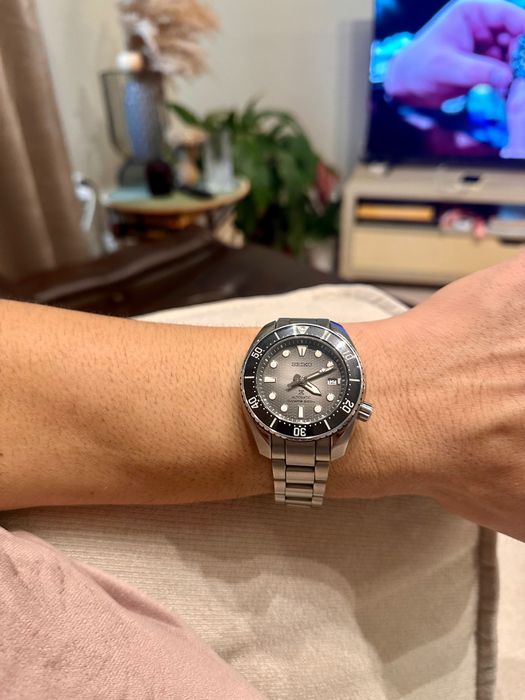 Продавам часовник Seiko Prospex Sumo SPB 323J1