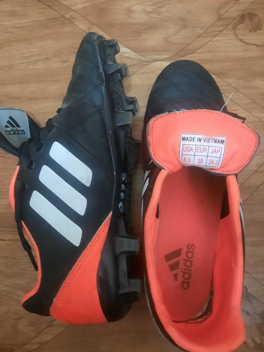 Бутсы, спортивная обувь