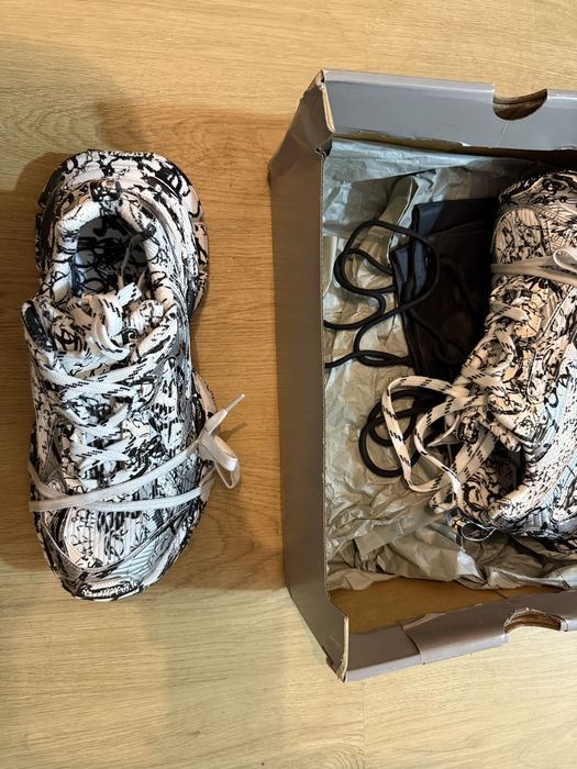 Balenciaga 3XL White Black Grafitti