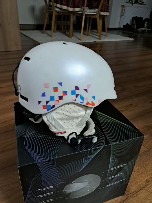 Vând casca Atomic