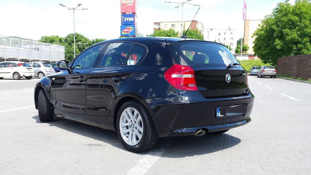Vând BMW 116d an 2010, model din gama BMW Seria 1 E87