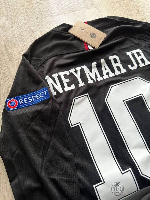 Эксклюзивная форма Неймара Джуниора