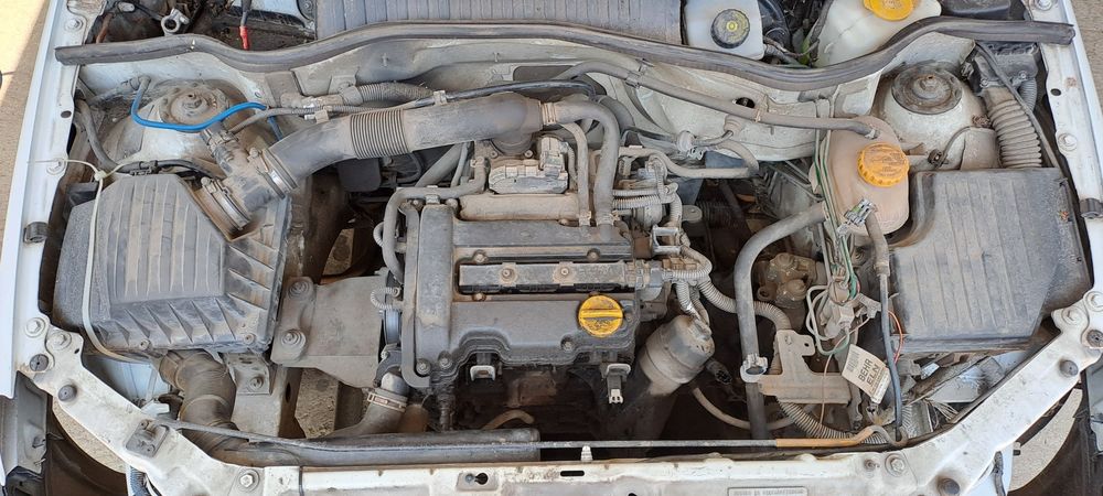 Opel Corsa C Z10XE /Опел Корса ц З10ХЕ на- части