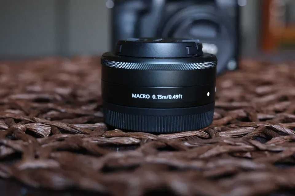 Обектив Canon EF-M 22mm