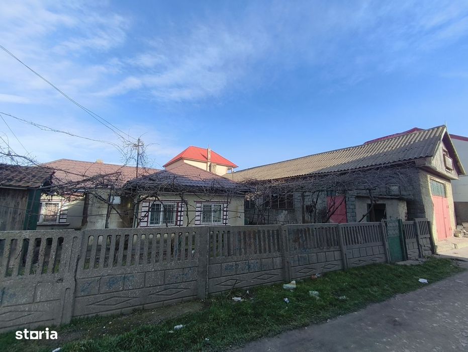 Casa Ovidiu chirpici+atelier 100 mp BCA/garaj 2-3 masini. Teren 350 mp
