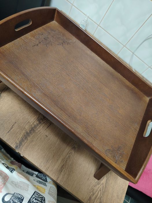 Măsuța de servit masa in pat