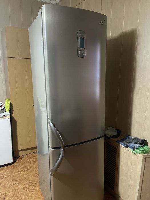 Продам Холодильник Lg