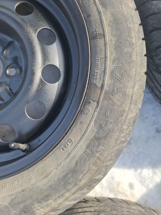 Продам комплект шин р14