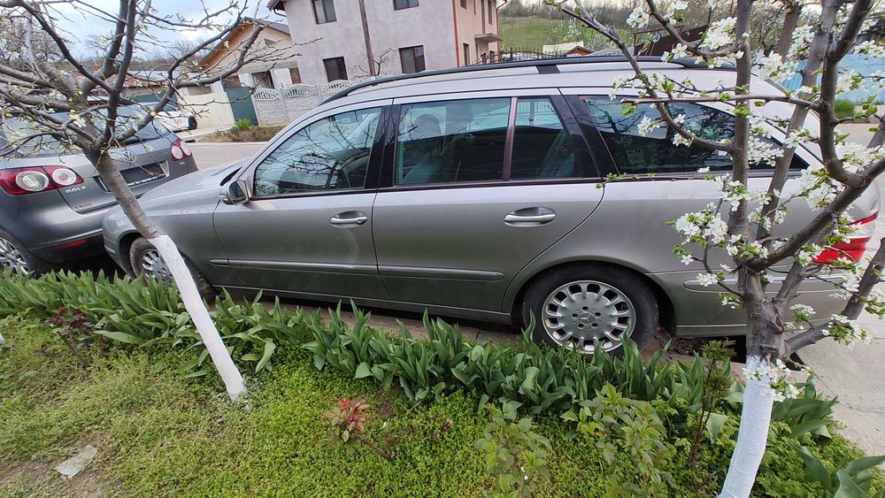 Vând Autoturism Mercedes clasa E 220