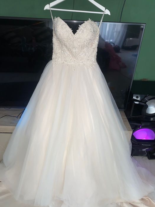 Vând  urgent Rochie de mireasa