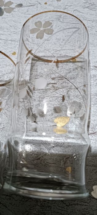 Стаканы из тонкого стекла