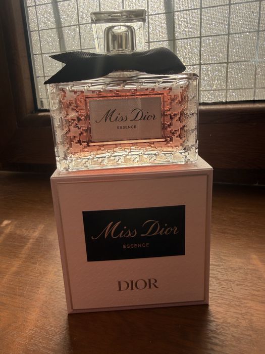 Продается духи Miss Dior Essence 80мл