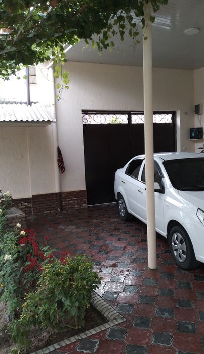 Продается участок .4 сотки 4 ком.Кибрайский район.Набережный.