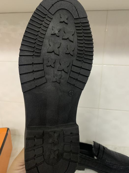 Продаются мужские туфли