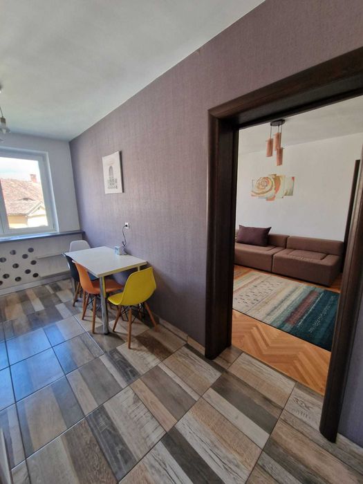 Inchiriez ultrcentral in Sibiu apartament 2 camere
