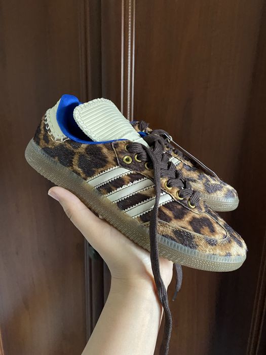 Кроссовки новые