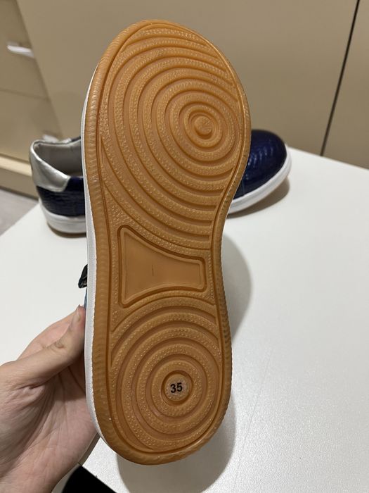 Кроссовки для девочек