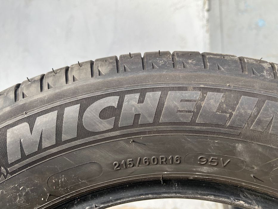 4 бр. летни гуми 215/60/16 Michelin DOT 0915 5-5,5 mm