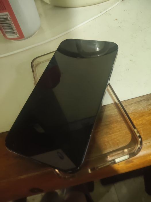 iPhone 12 într-o stare foarte buna