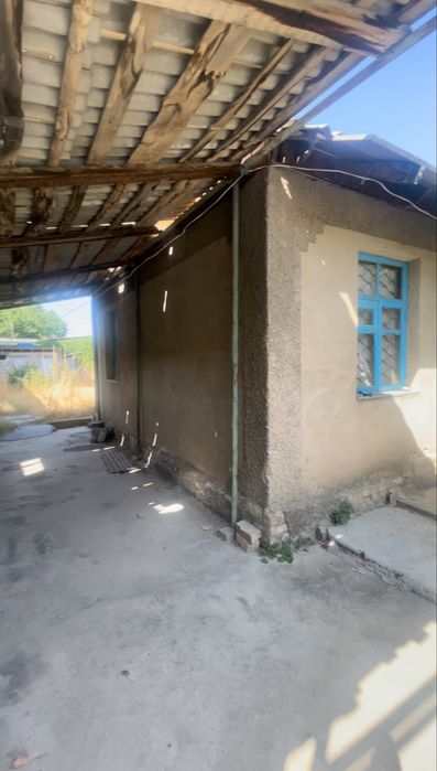 Продаётся дача. В хорошем месте.  Бустонлыкский р-н. 40км от Ташкента
