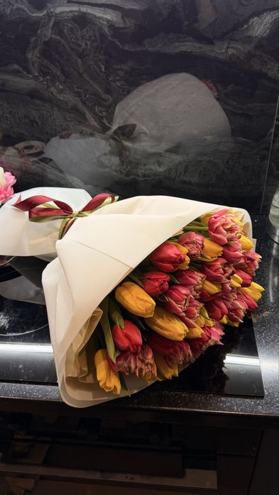 Продам 51 шт тюльпанов