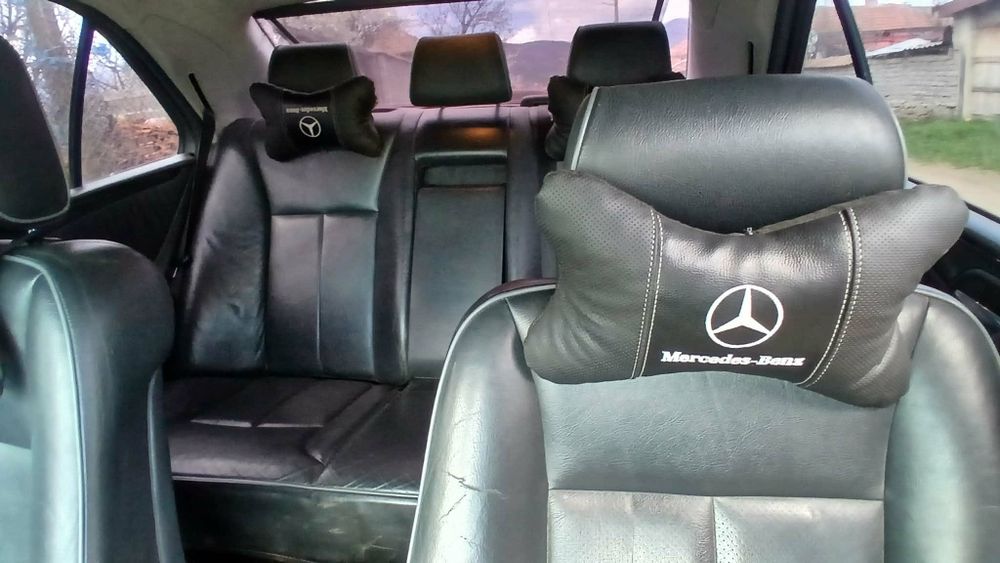 Mercedes  E  320  W 210