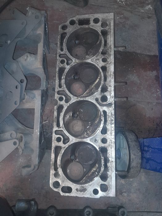 Головка блока цилиндров Опель 2.0