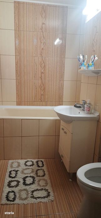 Apartament cu balcon și parcare, 3 camere, 67mp