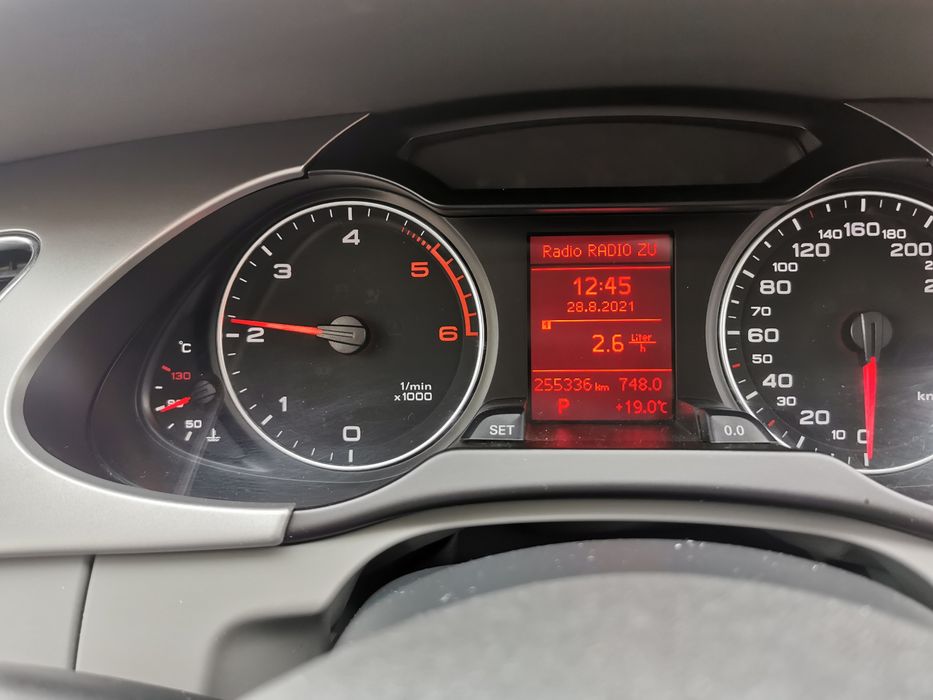 Vând ceasuri audi a4 b8