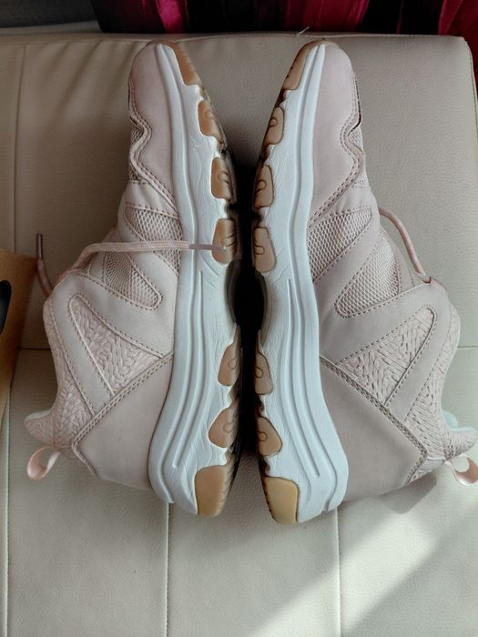 Дамски маратонки номер 39