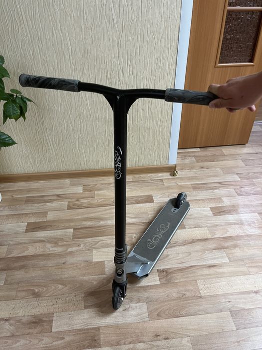 Продам трюковой самокат в отличном состоянии