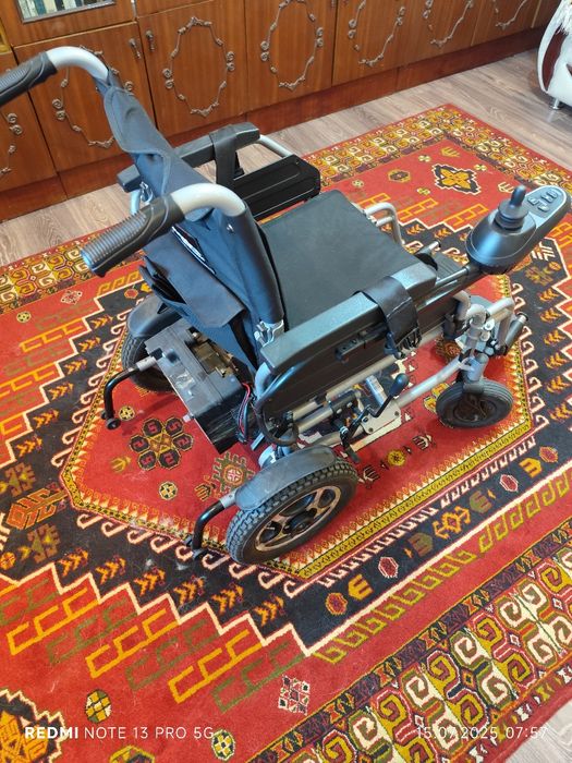 Инвалидная коляска с электроприводом