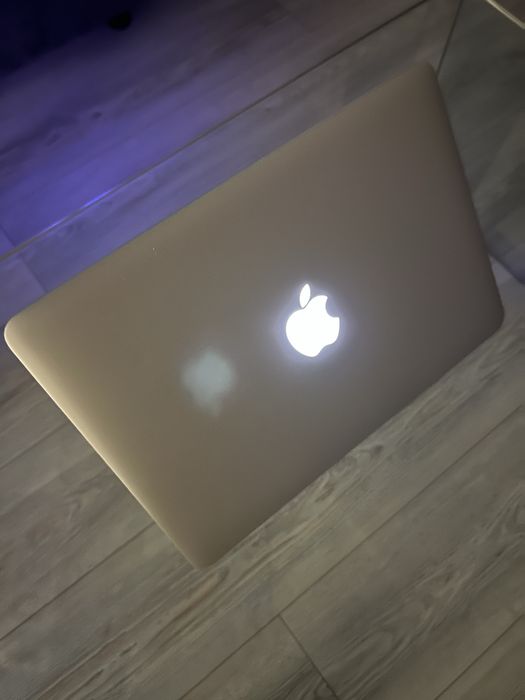 MacBook Pro 13” Retina A1502 stare excelentă
